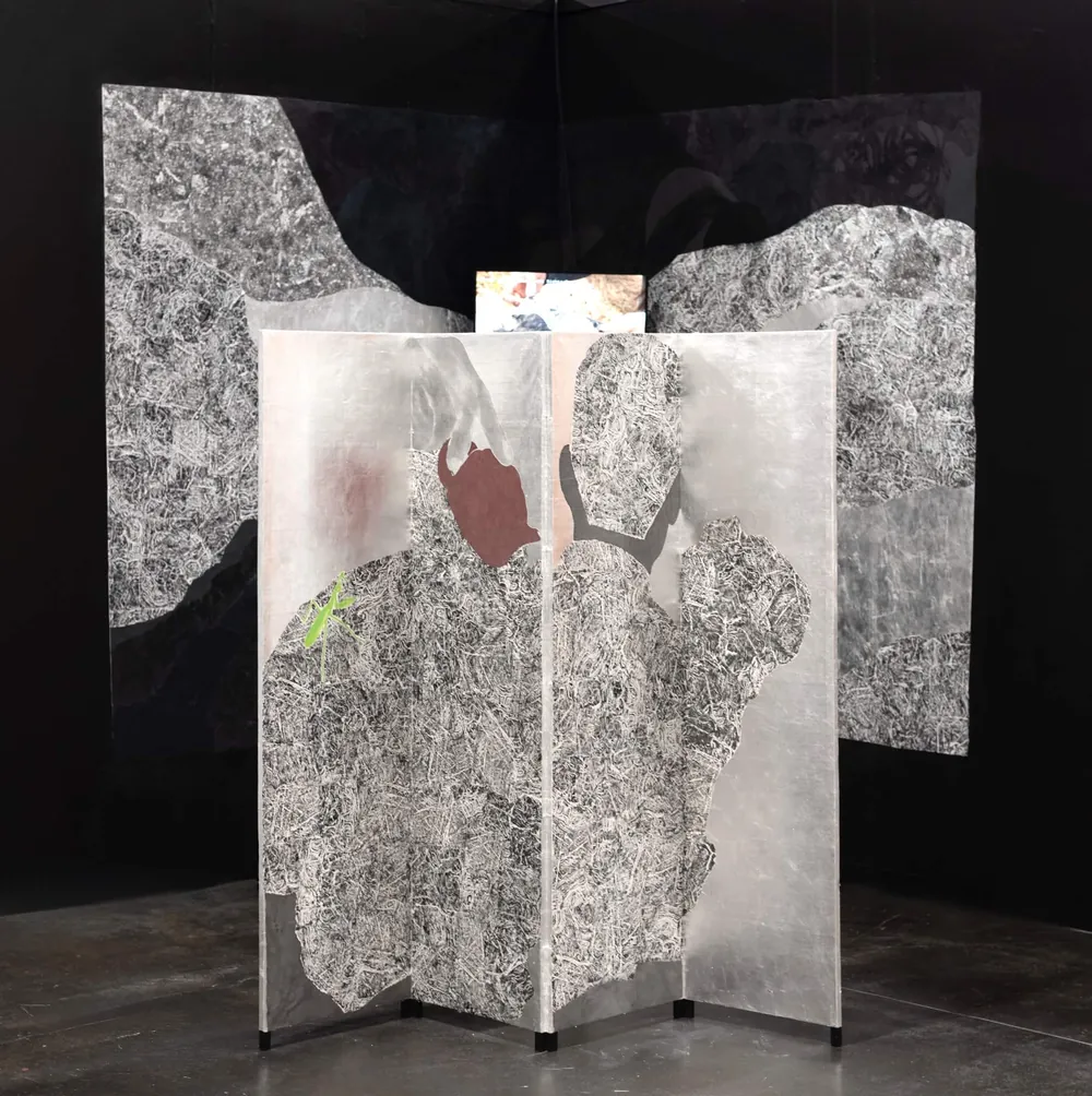 Gesture of Time, a four-panel folding screen, in front of Where Mountains Meet