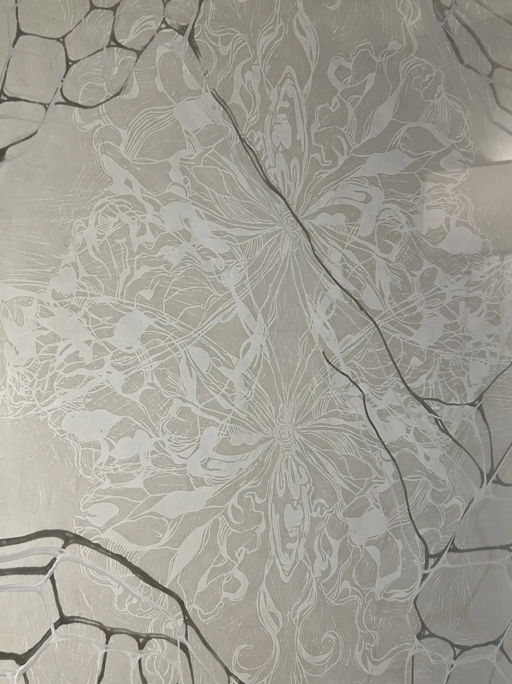 Trap, detail of the web and the butterfly pattern